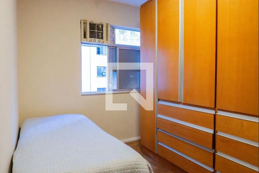 3-bedroom apartment in a building with a pool — photo 11