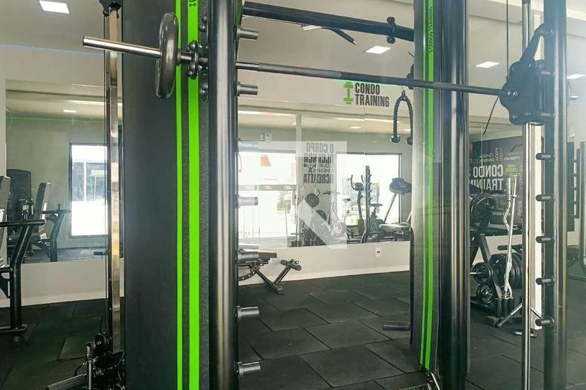 2-bedroom apartment in a building with a gym — photo 8