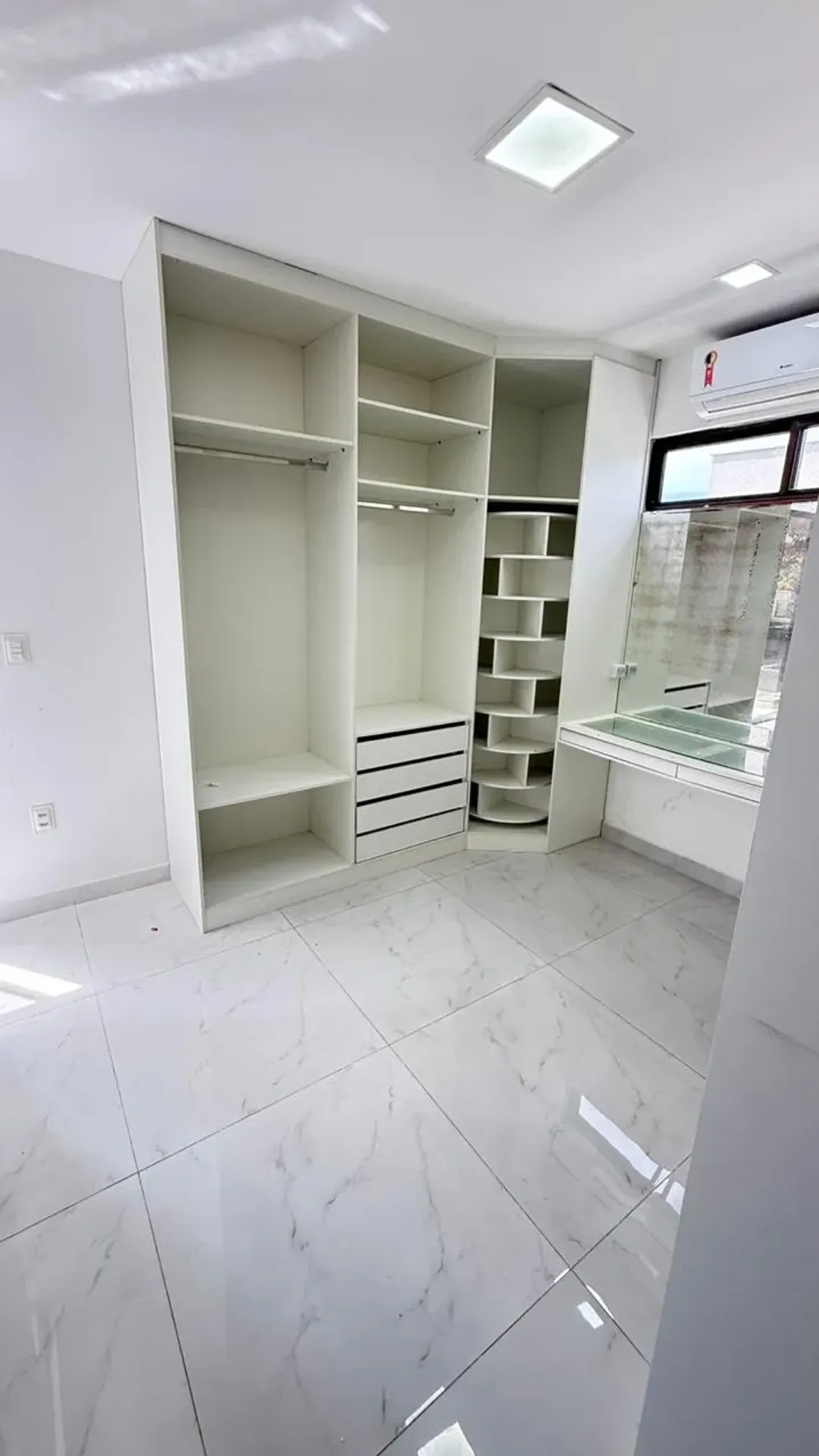 Furnished house with 4 en-suite bedrooms and 481 m² — photo 6
