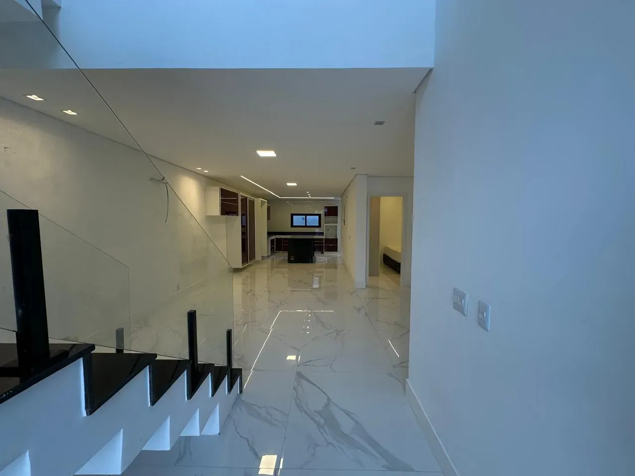 Private pool in a 5-bedroom house, 410 m² — photo 32