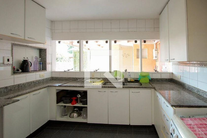 Меблированный дом с 4 спальнями и 3 сьютами, 450 м² — photo 9
