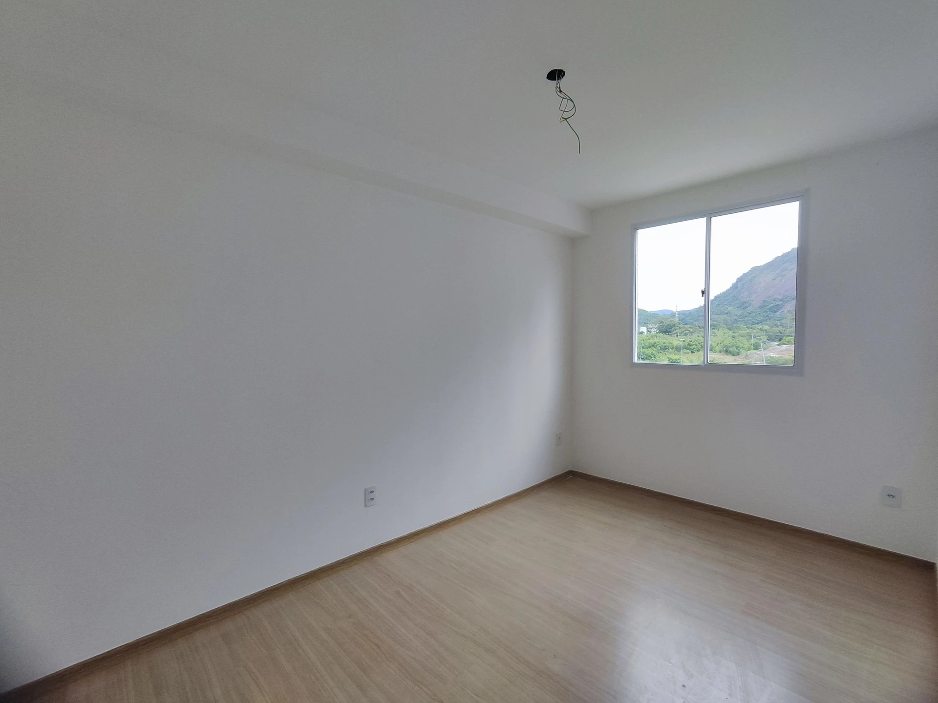Mountain view in a 2-bedroom apartment, 48 m² — photo 6