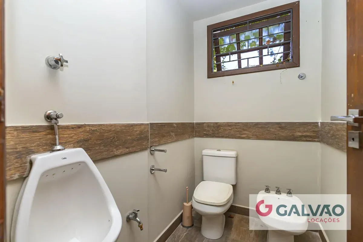 Casa sin amueblar con 3 dormitorios, cocina cerrada y balcón — photo 47