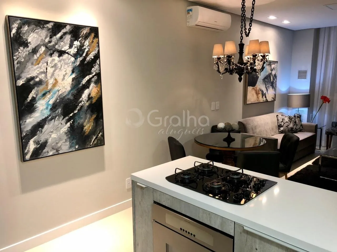 Furnished 57 m² studio with 1 bedroom and 1 bathroom — photo 2