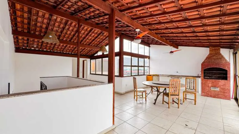 Furnished apartment, 300 m², with a glass-enclosed balcony — photo 12