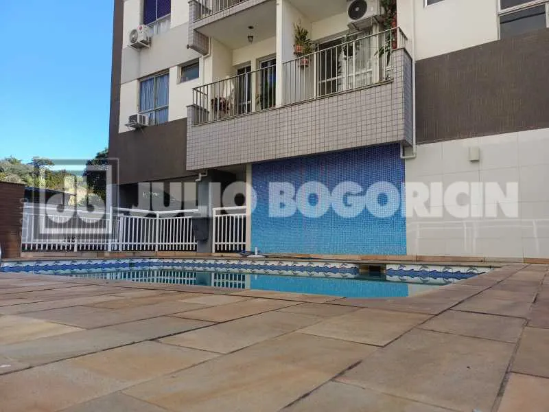 Departamento en piso 2 con ventanales de piso a techo — photo 19