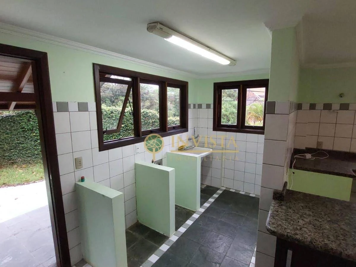 Балкон з грилем та 3 спальні: будинок 735 м² — photo 26