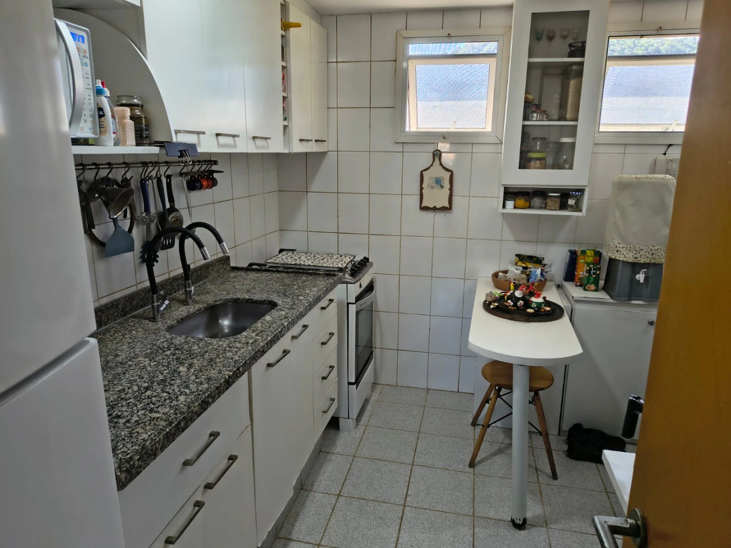 Furnished apartment with 2 suites and a balcony — photo 2