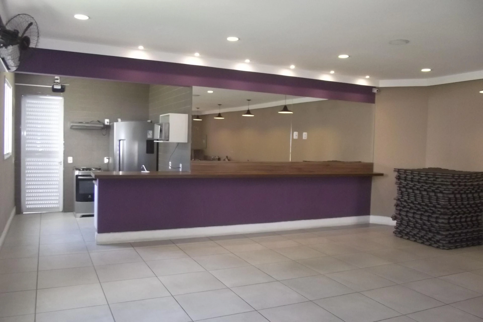 Балкон с грилем и 2 спальни: квартира 47 м² — photo 10