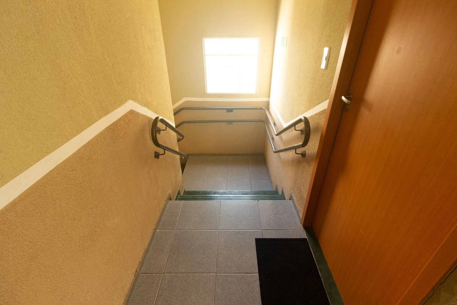 2-bedroom apartment in a building with a pool — photo 29