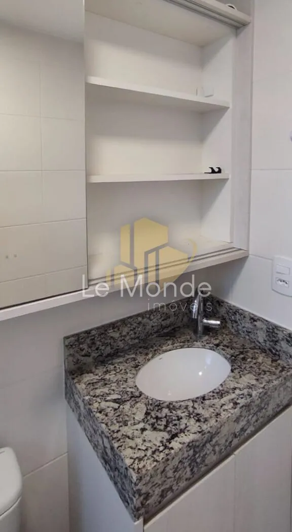 2-bedroom apartment with open-plan kitchen and gas stove — photo 30