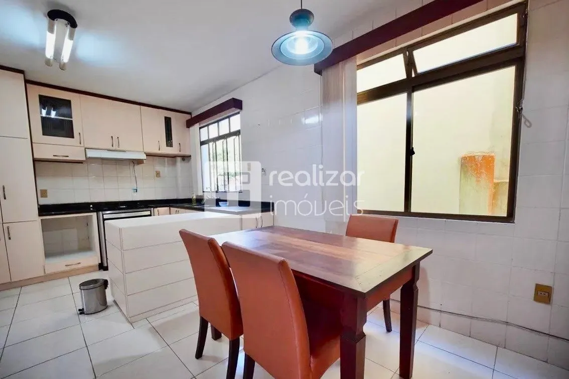 Apartamento de 3 dormitorios con balcón y 100 m² — photo 2