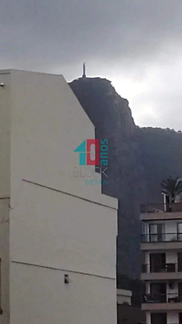 3-bedroom apartment with a mountain view in Rio de Janeiro — photo 5