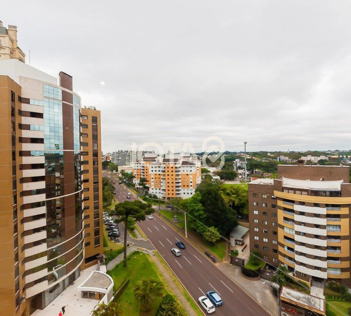 Apartment with 3 bedrooms, 1 en-suite and balcony — photo 27