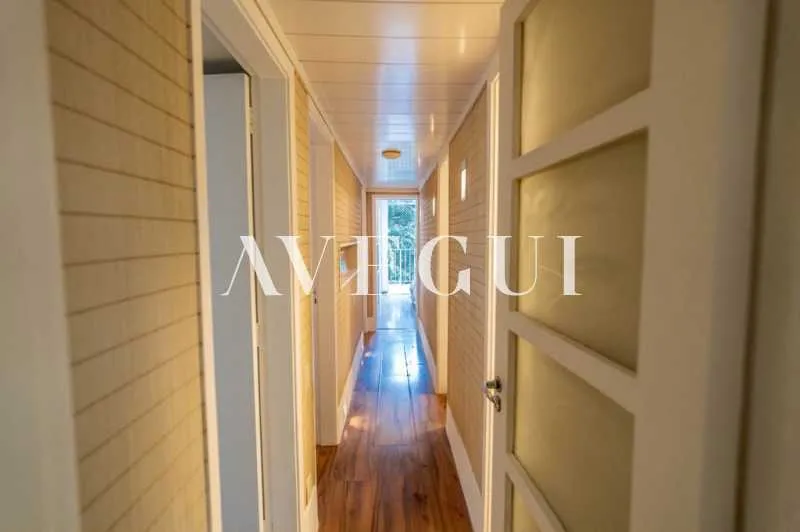 Furnished apartment with 4 bedrooms and 4 bathrooms — photo 15
