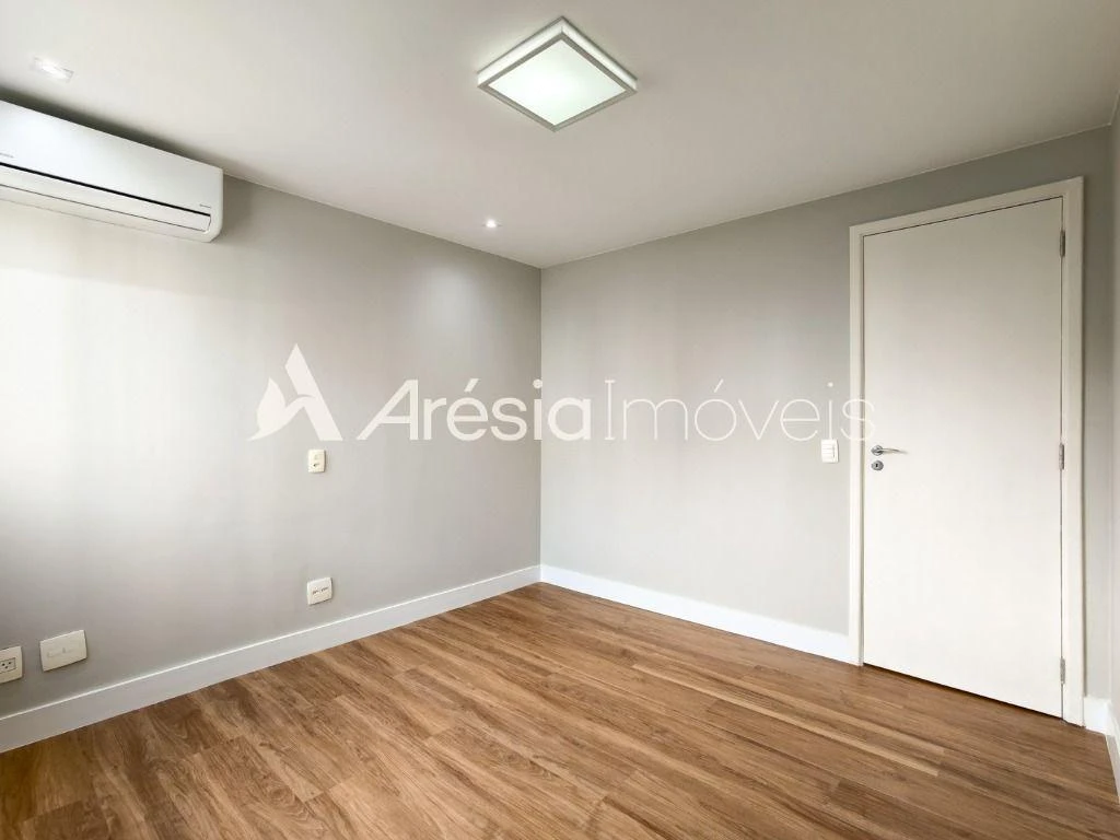 Apartamento com 3 dormitórios e varanda envidraçada — photo 28