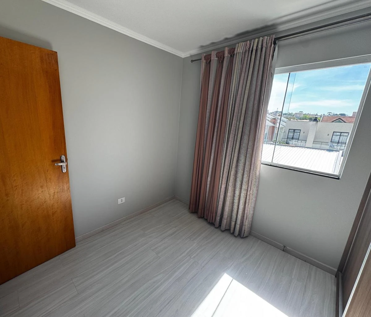 Casa de 3 quartos com varanda envidraçada — photo 22