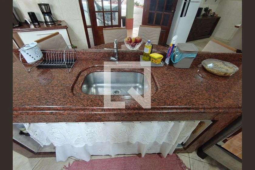 Furnished house with 5 bedrooms and 631 m² — photo 20