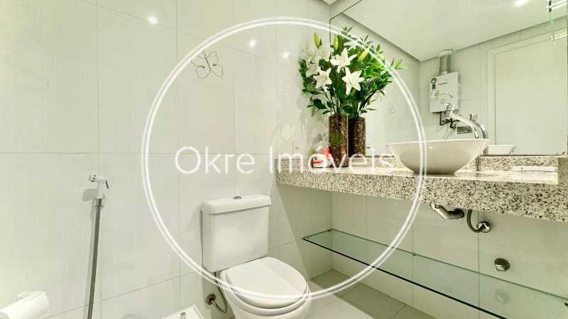 96 m² apartment with 2 bedrooms and a glass shower — photo 11