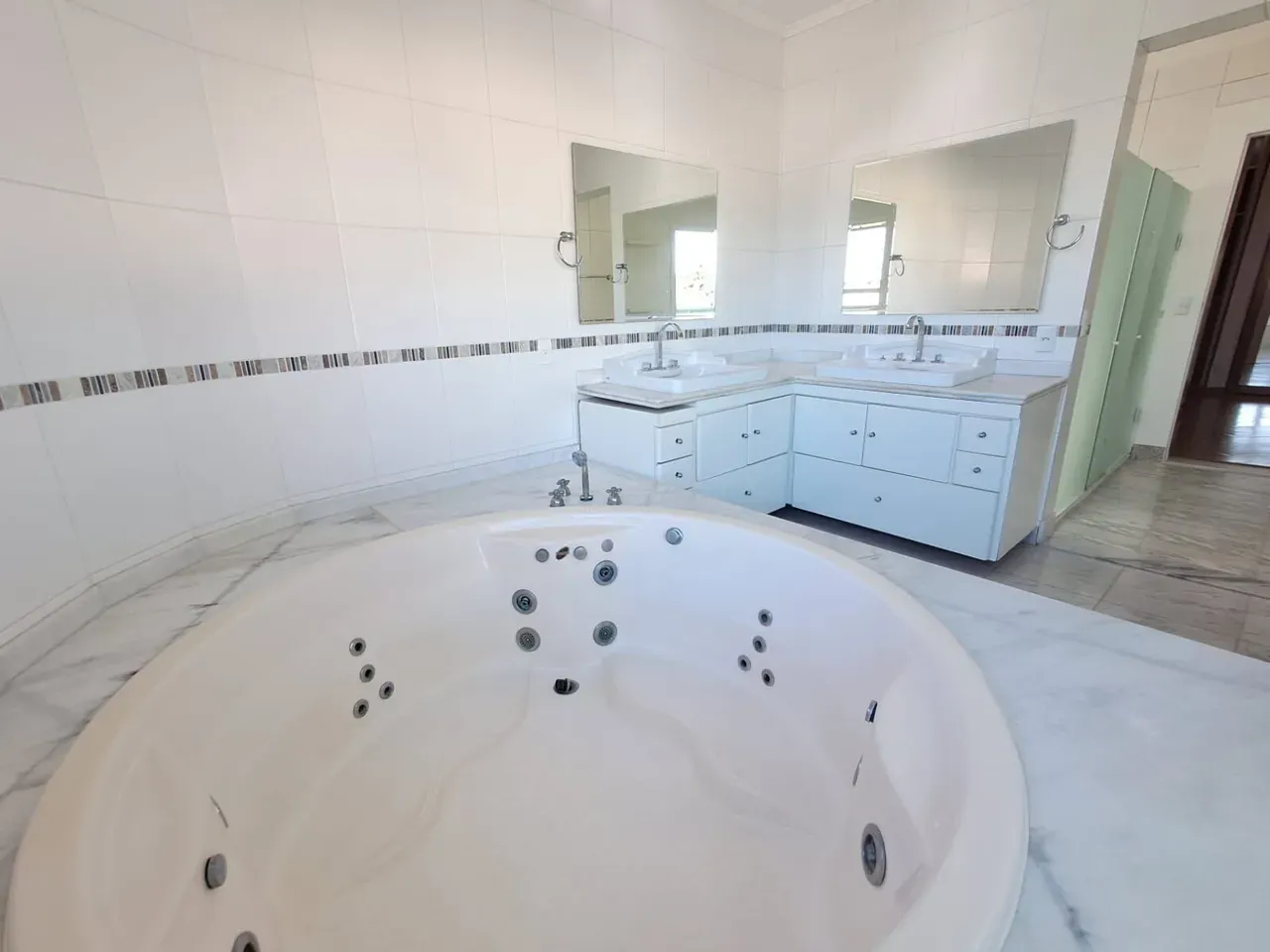 House for rent with 1,500 m², 4 bedrooms and 5 baths — photo 35