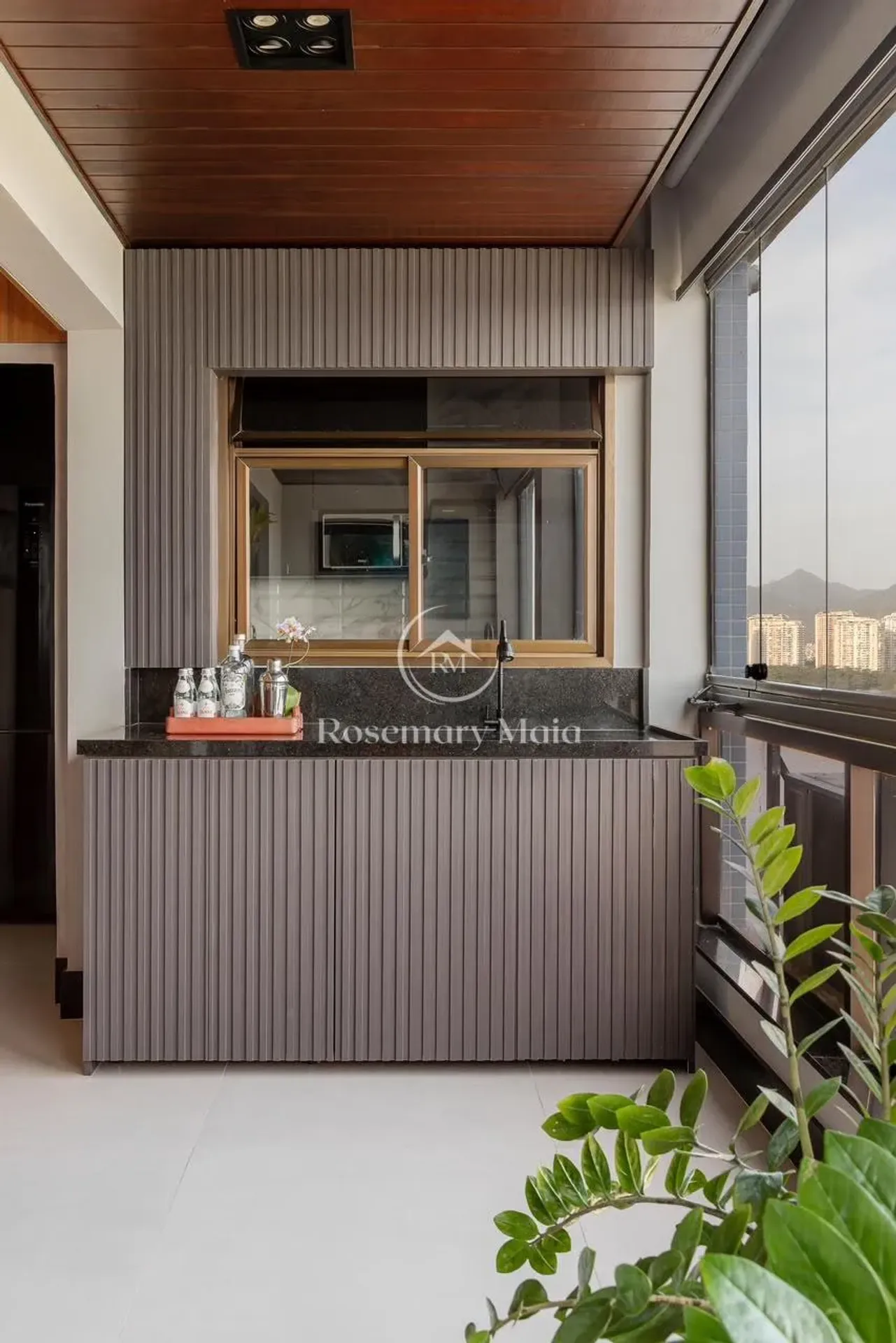 One-bedroom apartment with a water view in Rio de Janeiro — photo 4