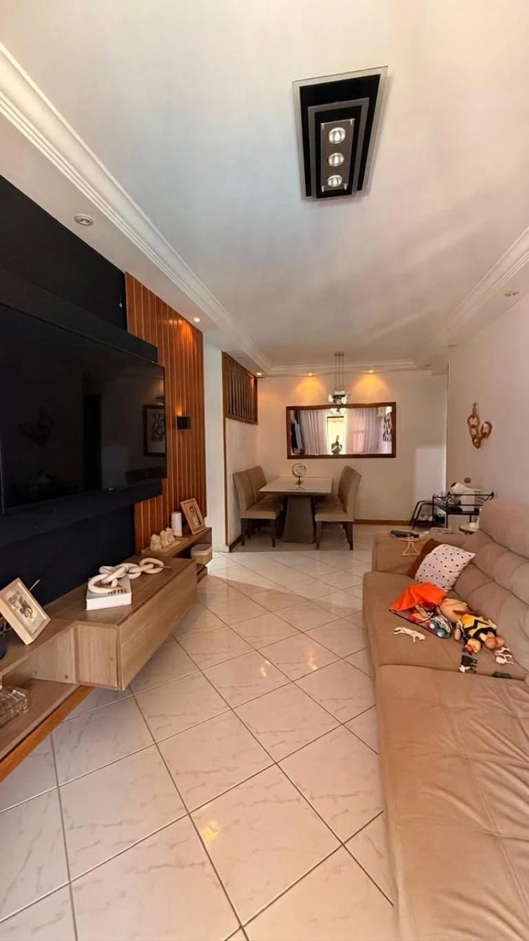 3-bedroom apartment in a building with a gym — photo 18