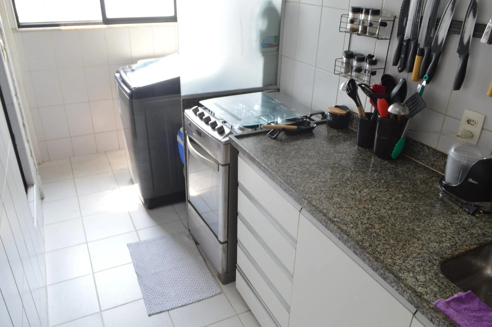 Glass-enclosed balcony in a 3-bedroom apartment, 85 m² — photo 12