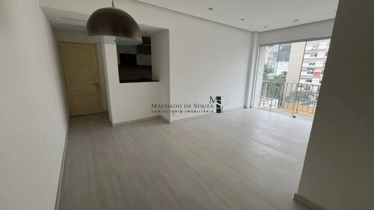 Walk-in closet in a 2-bedroom apartment, 75 m² — photo 20