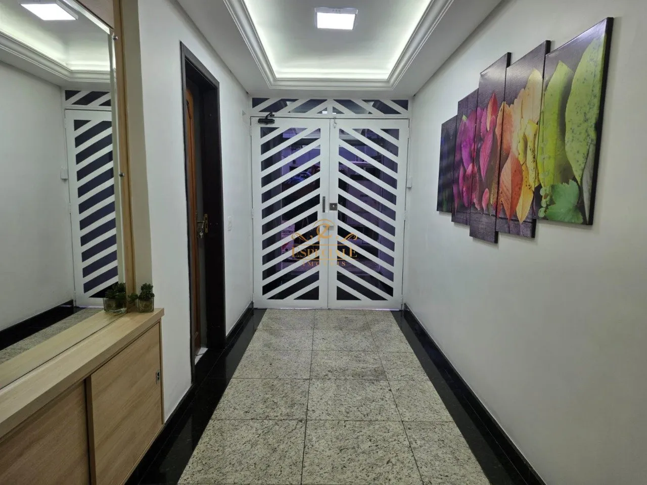 3-bedroom apartment with a bathtub in Curitiba — photo 17