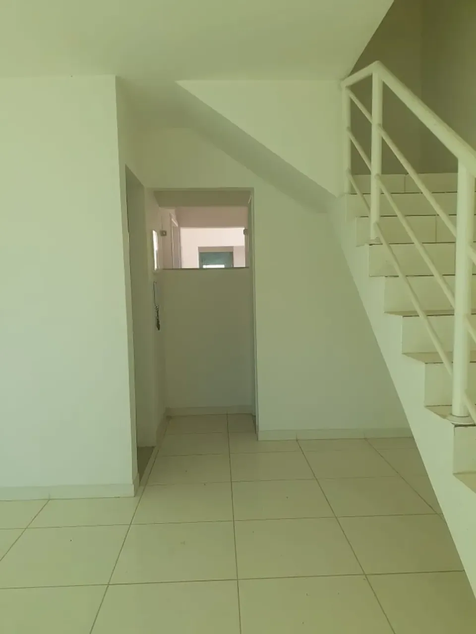 Casa sem mobília com 2 quartos e cozinha separada — photo 8