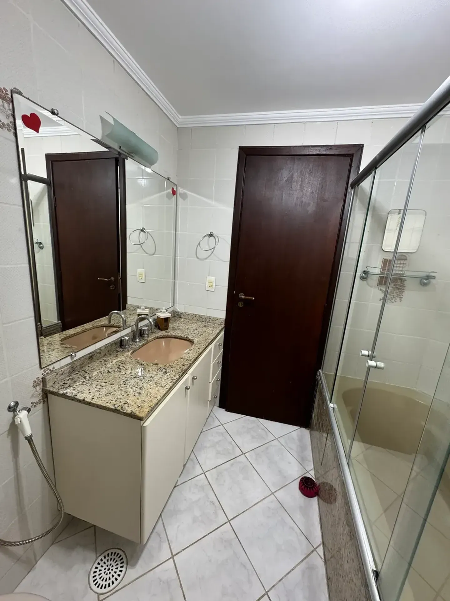 One-bedroom apartment with a jacuzzi — photo 13