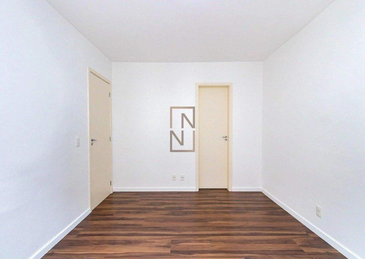 2-bedroom apartment in a building with a gym — photo 14