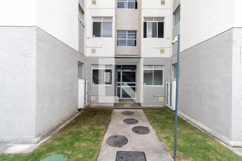 Apartamento de 2 quartos em condomínio com piscina — photo 2