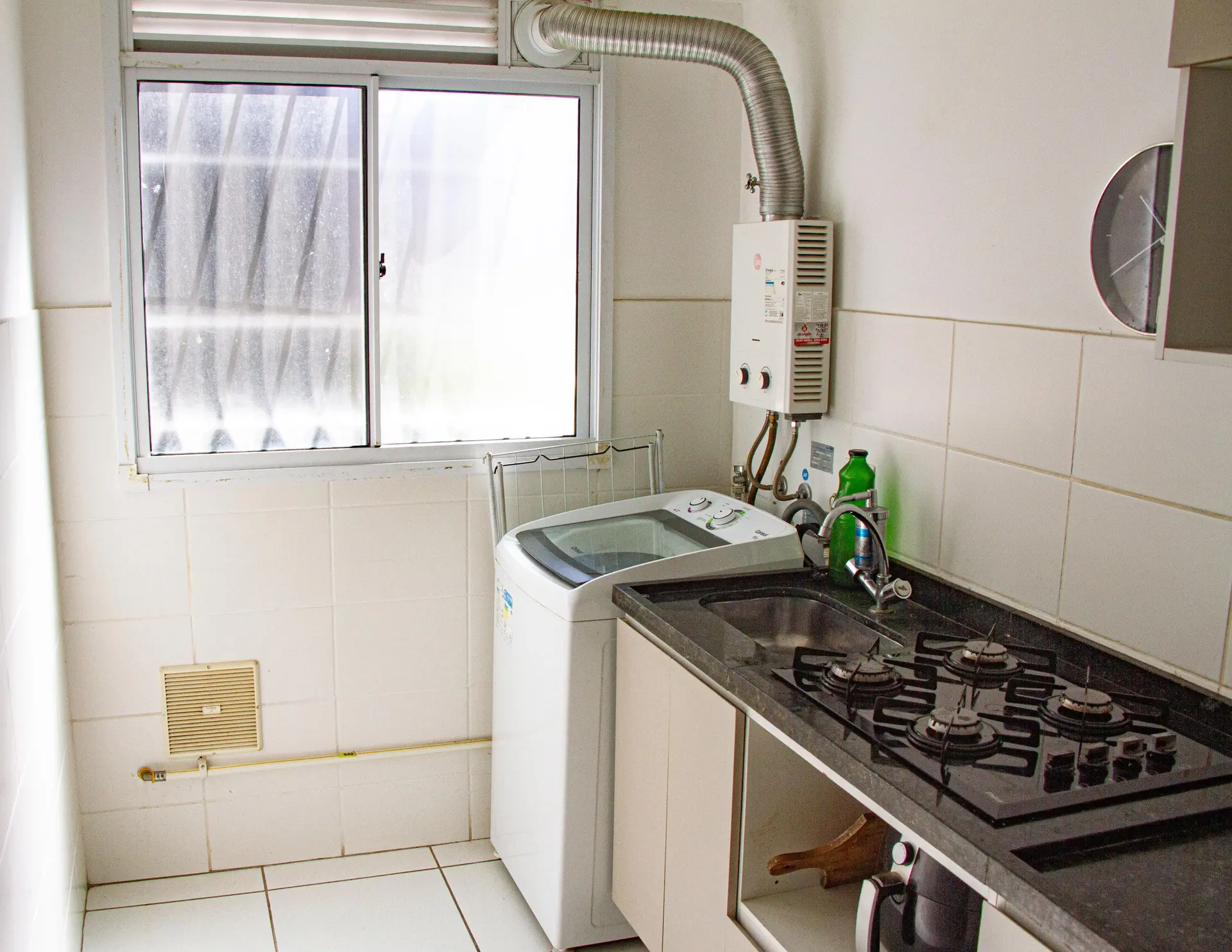 Furnished 2-bedroom apartment with 1 bathroom — photo 7