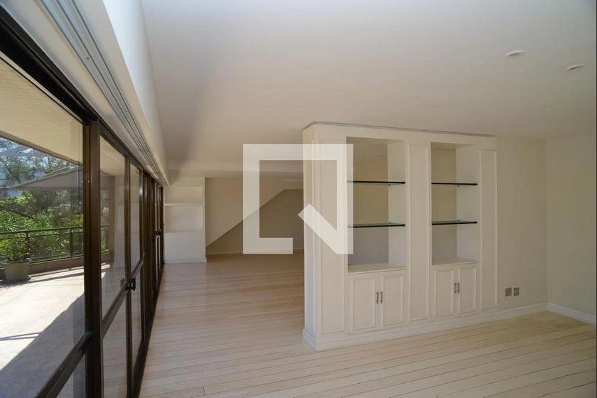 Apartamento para aluguel com 3 quartos e varanda de vidro — photo 16