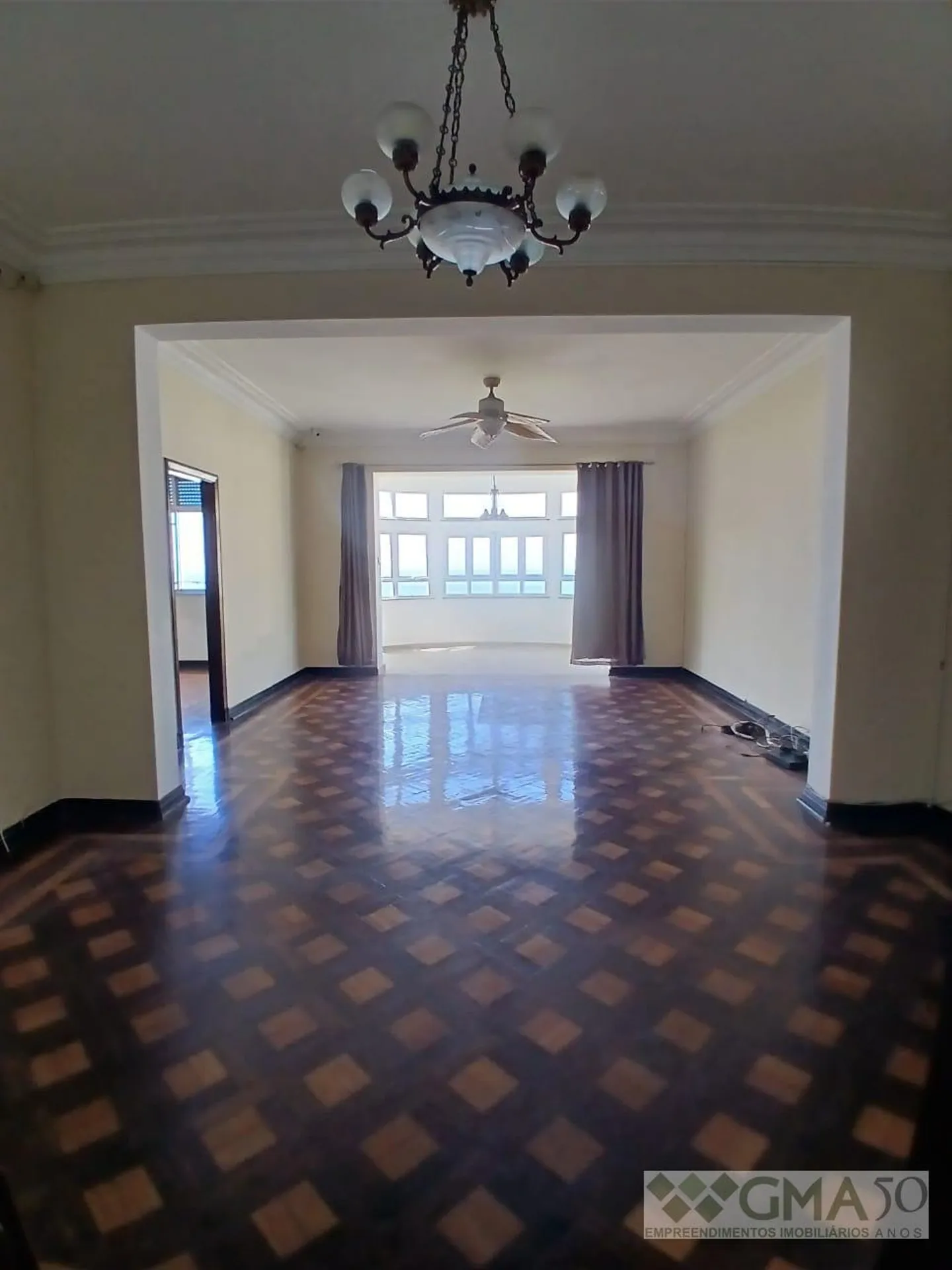 Floor-to-ceiling windows in a 5-bedroom apartment, 165 m² — photo 4