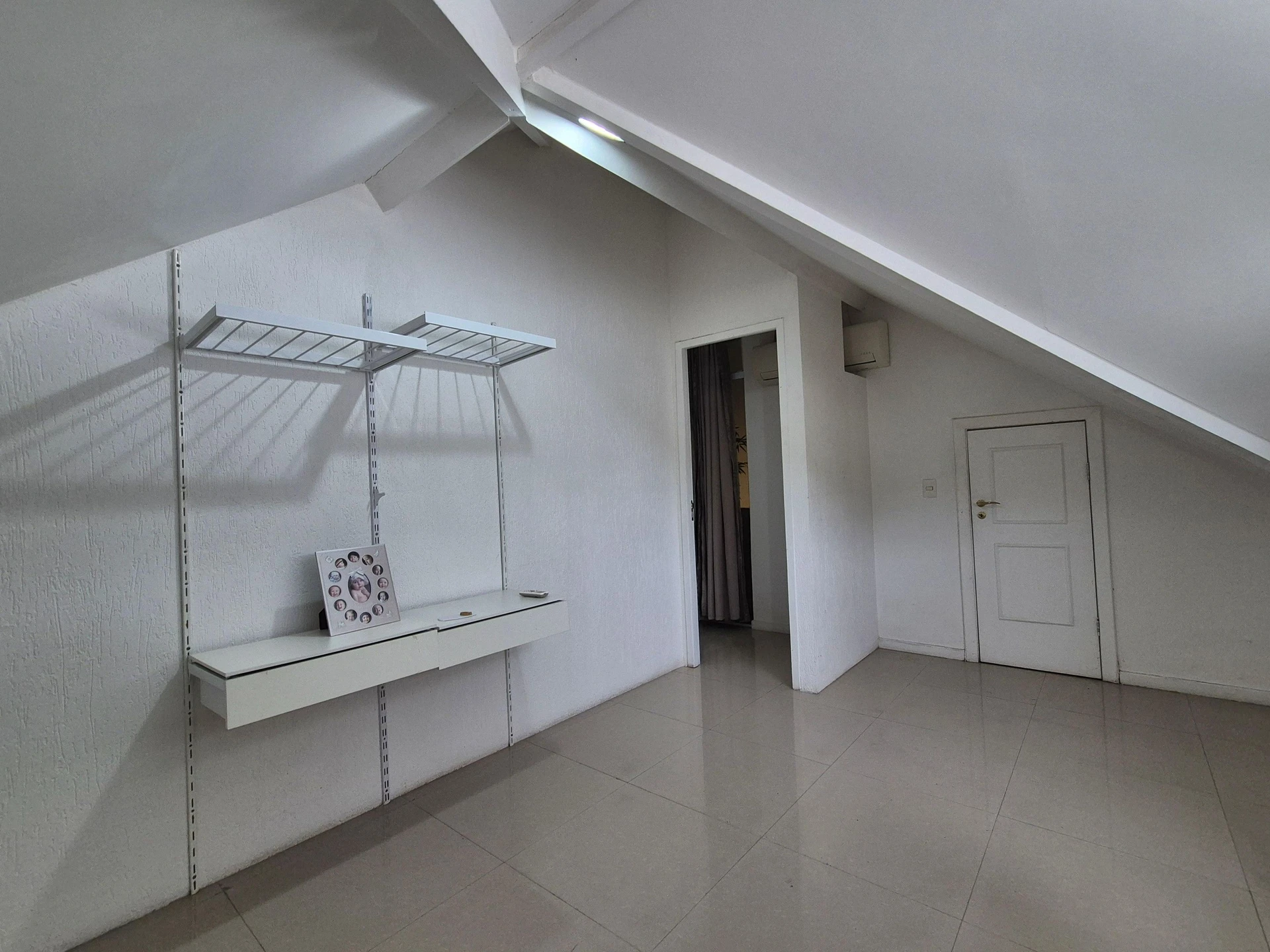 Furnished house, 400 m², with a dishwasher — photo 96