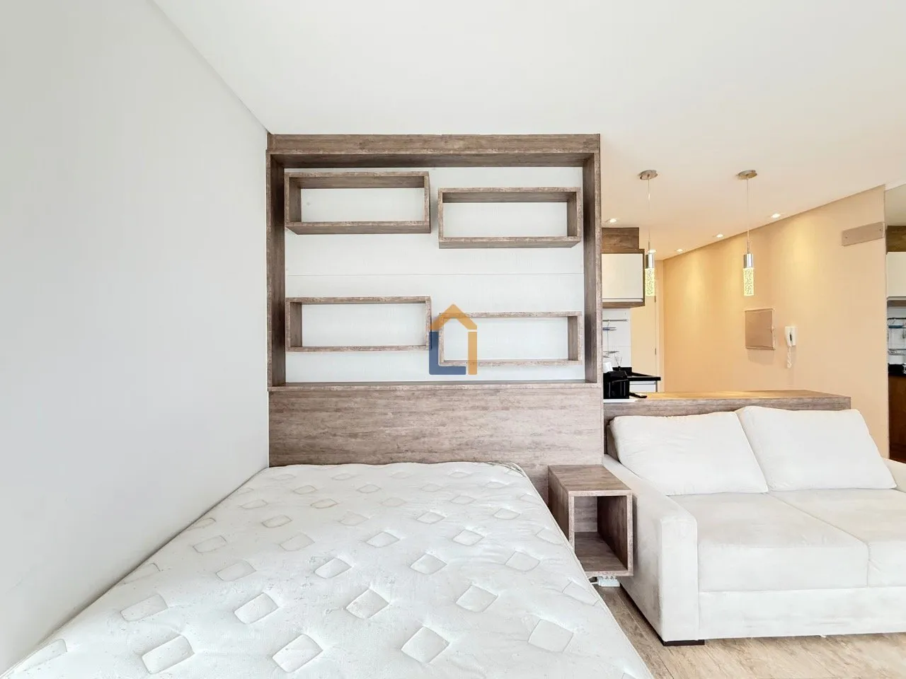 One-bedroom apartment with a dryer — photo 9
