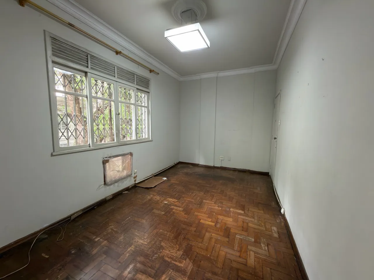 Apartment, 81 m², with wood or laminate floors — photo 3