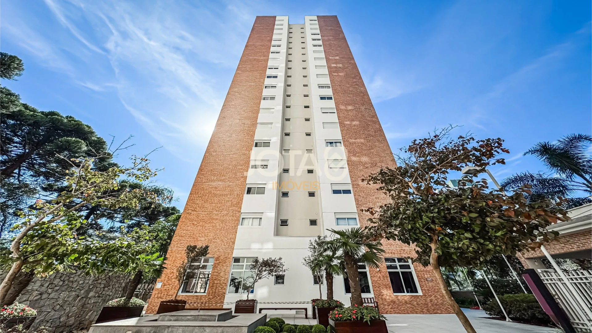 3-bedroom apartment with 185 m² and private BBQ space — photo 44
