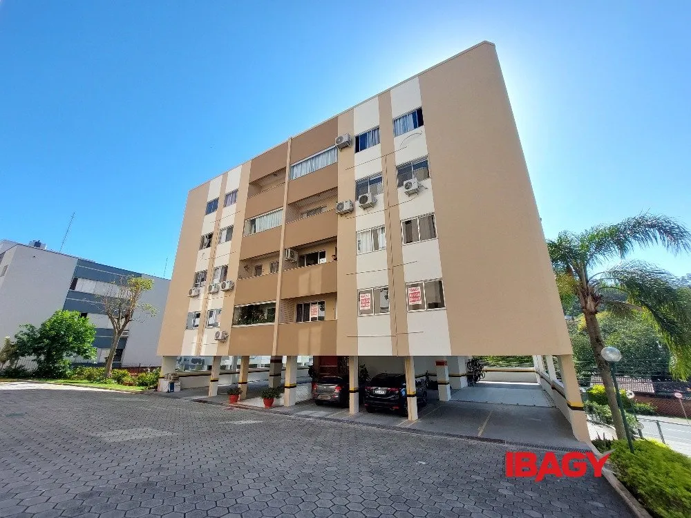 Apartamento amueblado con 3 dormitorios, 117 m² y 2 baños — photo 17