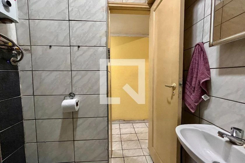 Furnished apartment, 31 m², with wood or laminate floors — photo 19