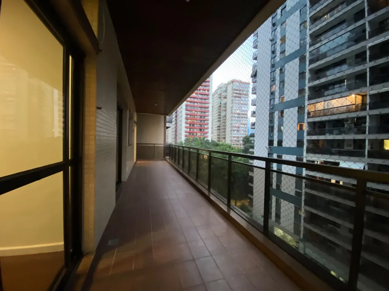 3-bedroom apartment in a building with a sauna