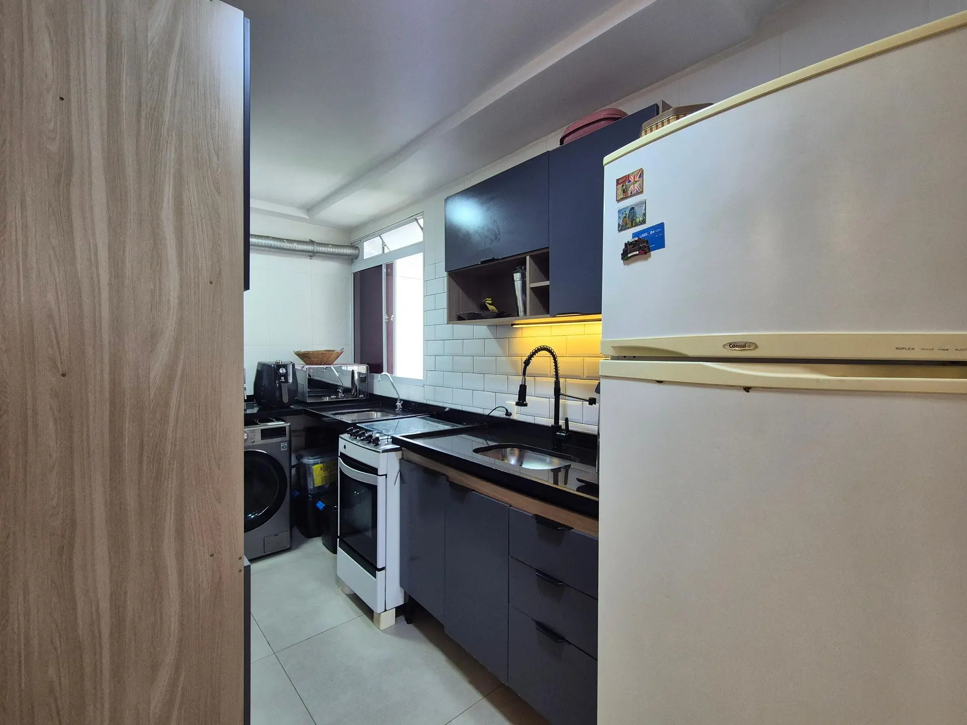 Apartamento mobiliado de 2 quartos com 1 banheiro — photo 2