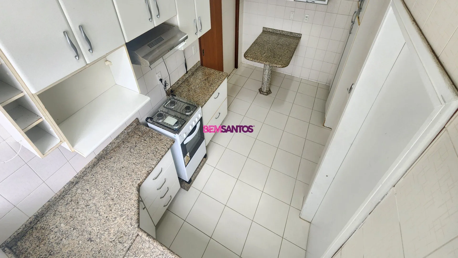 Furnished 4-bedroom apartment with a balcony — photo 3