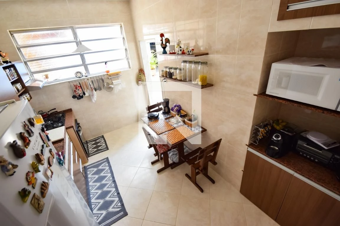 Casa mobiliada com 6 quartos e 3 suítes com jardim e BBQ — photo 43