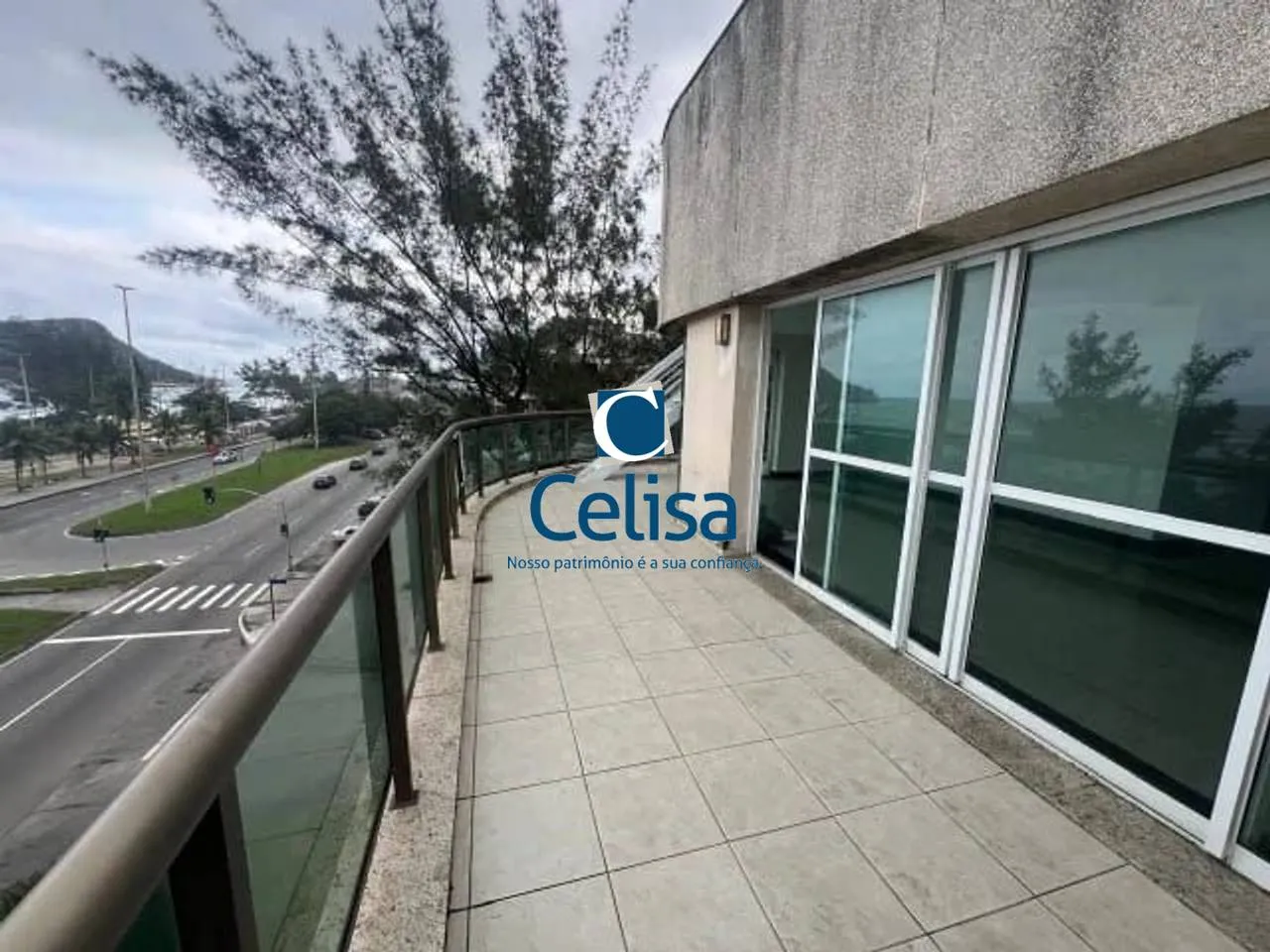Apartment on the 4th floor with a glass-enclosed balcony — photo 15