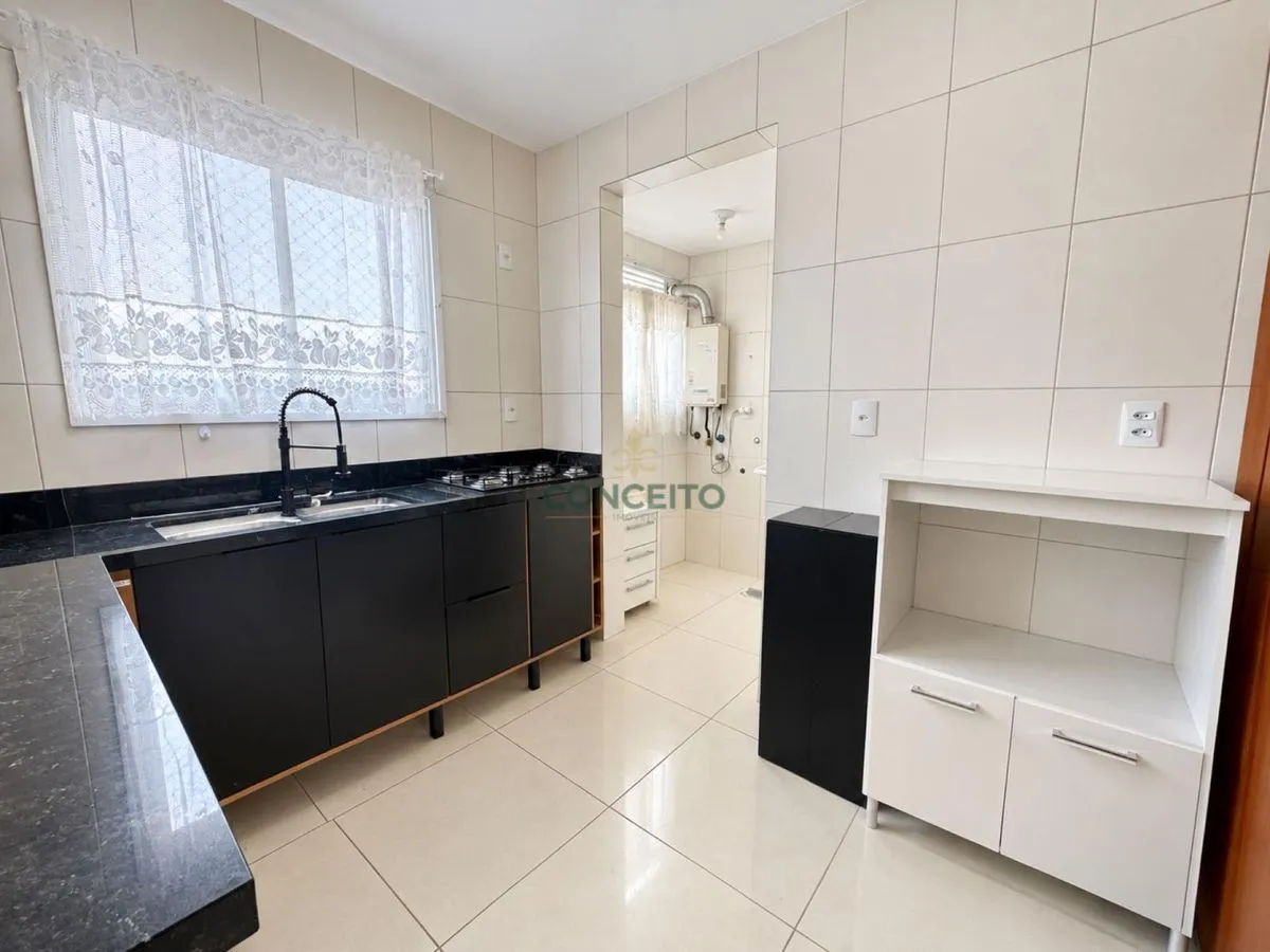 3-bedroom apartment in a building with a gym — photo 3