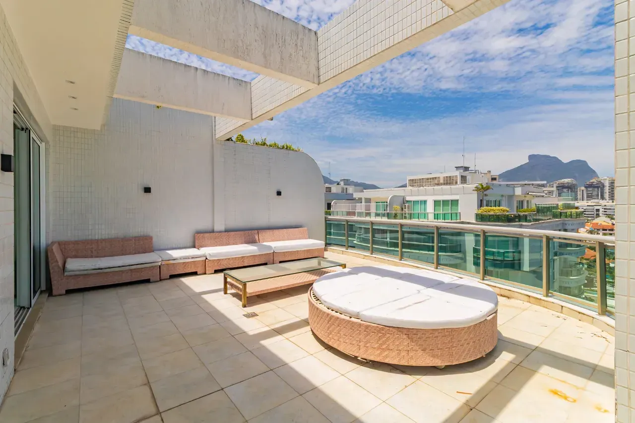 575 m² apartment with 4 en-suite bedrooms and 4 parking — photo 80