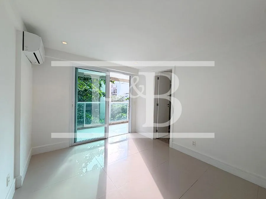 4-bedroom apartment, all with their own bathrooms, 289 m² — photo 22